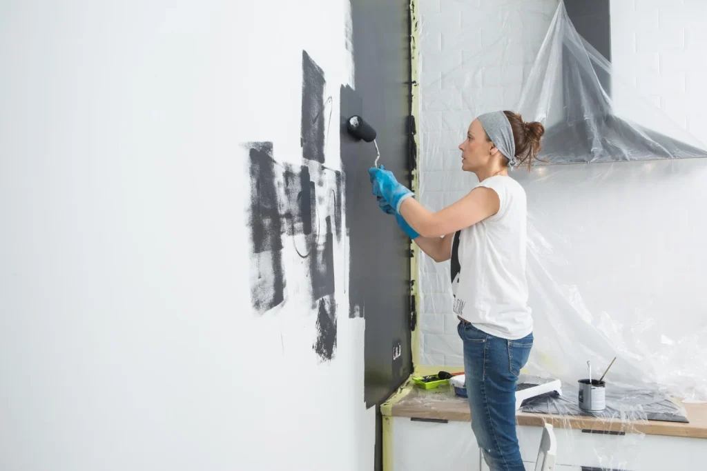 reformar la cocina sin obras: pintar muebles y paredes