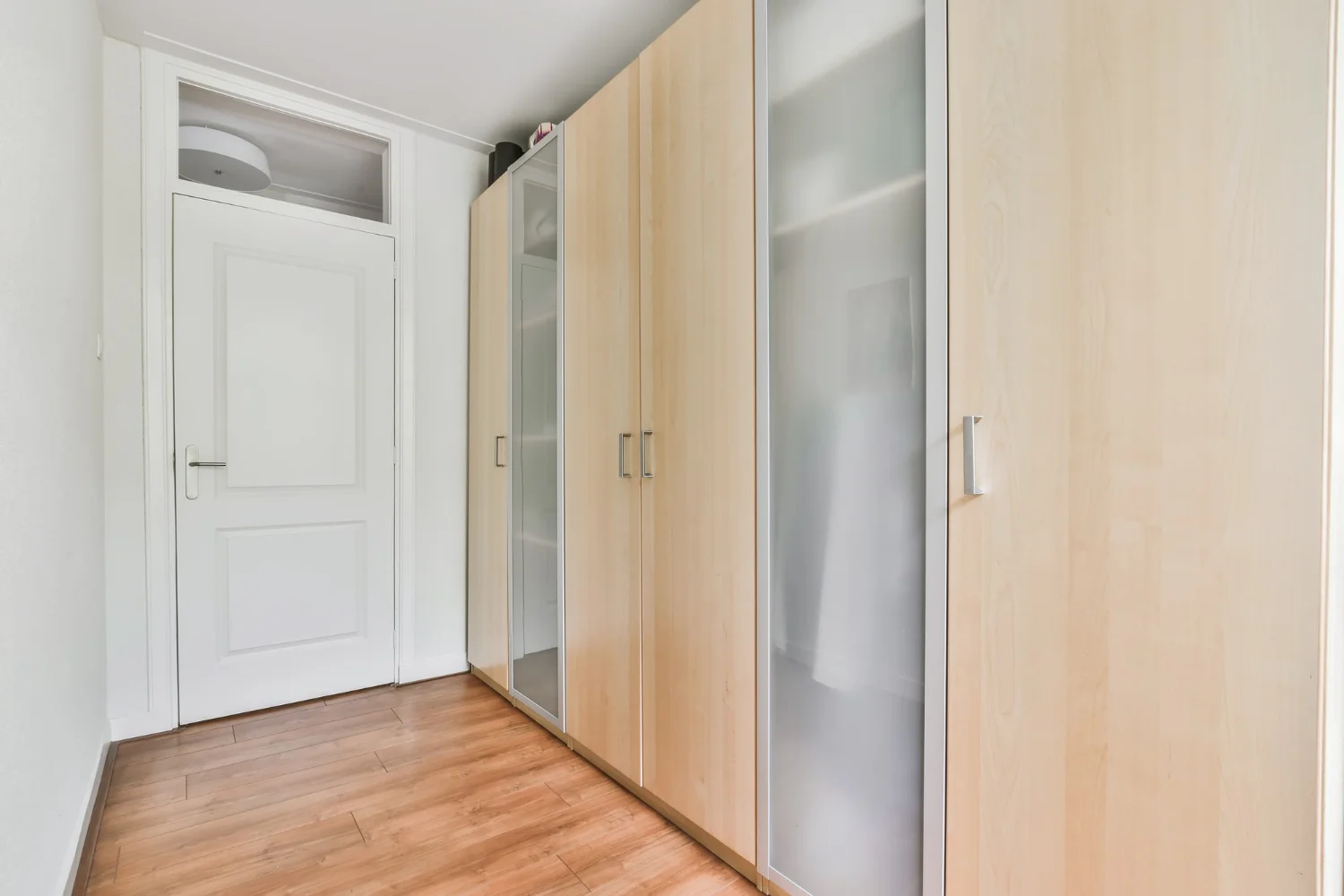 Cambiar las puertas de un armario empotrado